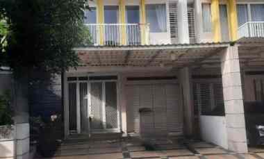 Dijual Rumah dekat Mall di Maple Summarecon Bekasi