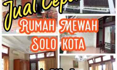 Dijual Rumah Mewah Dijual DiSolo 7,8 M dekat Stadion Manahan Nyaman