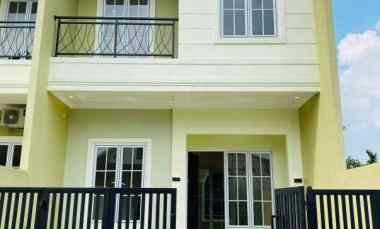 Rumah Dijual di Depan alun alun GDC depok