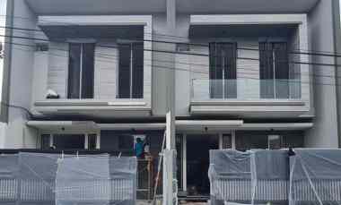 Dharmahusada Indah, One Gate, 2 Mnt ke Galaxy Mall, Row 3,5 mobil