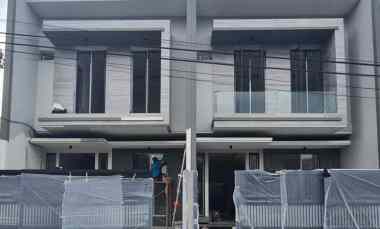 Rumah Baru 2 lantai Bagus, Area Dharmahusada Indah, 2Mnt ke Galaxy Mall