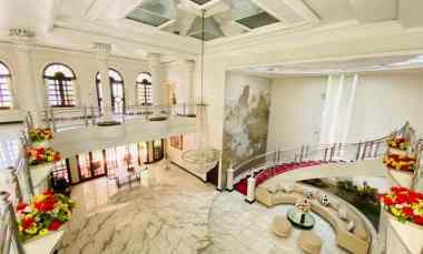 Rumah Mewah, Siap Huni, Dharmahusada Indah, dekat GM, Manyar Kertoarjo