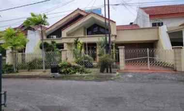 Hunian Elite Semi Furnish di Dharmahusada Indah, Surabaya Timur