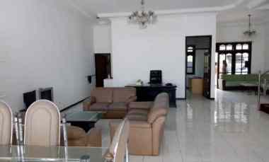 Rumah Dharmahusada Indah Siap Huni, 2 menit dari Raya MERR Galaxy Mall