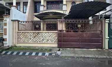 Rumah 2 lantai, Siap Huni, Dharmahusada Mas, dekat Pakuwon City, Sutorejo