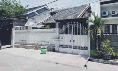 Dijual Rumah di Babatan Pantai Utara Terawat Siap Huni