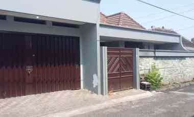 Rumah Dijual di Dekat pasar legi solo