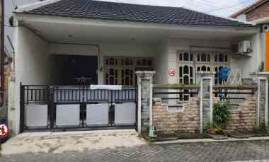 dijual rumah di jl singa pedurungan semarang