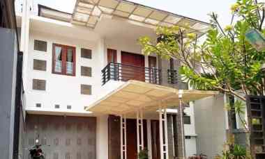 Dijual Rumah Mewah Strategis Furnish di Sukamulya Pasteur