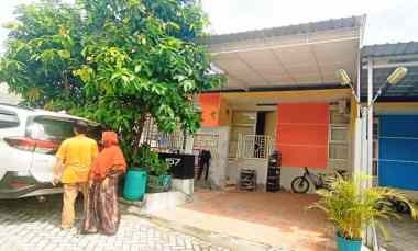 dijual rumah di perum ayodya sekaran gunpat semarang