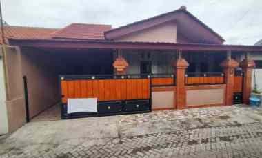 dijual rumah di perum korpri semarang