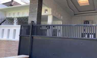 Rumah Dijual di Di Sulfat.