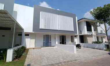 Dijual Rumah Baru Modern, Full Furnish di Dian Istana, Surabaya