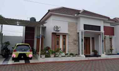 Dijual Rumah Cepat Beserta Isi Ny di Taman Gardenia Residence Jomboran