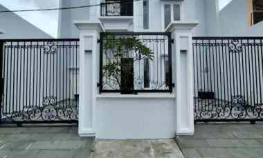 Hunian Mewah dalam Komplek Tenang di Duren Sawit Jakarta Timur