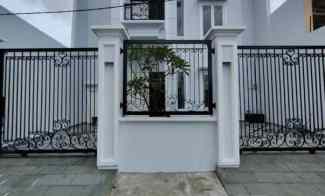 Rumah Baru American Clasic di Komplek Duren Sawit, Jakarta Timur