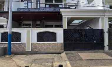 Dijual Rumah Secondary Semi Furnished dalam Komplek di Duren Sawit