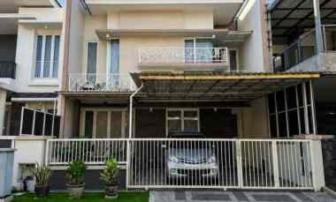 Rumah Florence, Pakuwon City Strategis Minimalis Carport 2