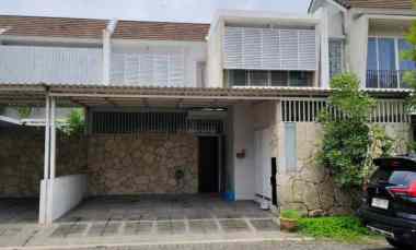 Rumah Second Surabaya Barat dekat Pintu Tol, Wisata Bukit Mas