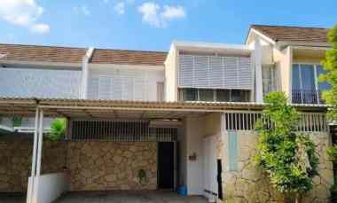 Dijual Rumah 2 Lantai Siap Huni di Forest Mansion Menganti Wiyung