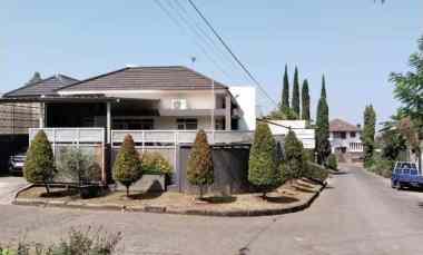Dijual Rumah Full Furnish di Setiabudi Bandung