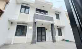 Dijual Cepat Rumah Siap Huni Bagus di Gading Kirana, Nepis