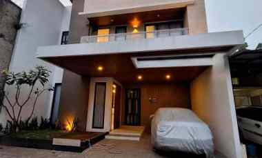 Rumah Baru Desain Modern Posisi Pojok, di Jakasetia Galaxy Bekasi