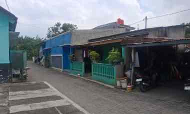 Dijual Tanah Bonus Bangunan Lawas di Gayamsari Semarang