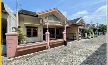 Dijual Rumah Second dalam Ringroad Gedong Kuning - Lt 158 Lb 115 - Shm