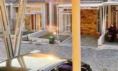 Rumah Siap Huni dalam Cluster di Grafika Banyumanik Semarang