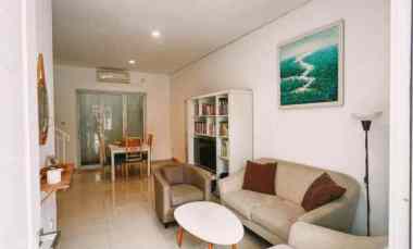 Dijual Rumah Cantik 2 Lantai di Graha Bintaro - dekat Tol Parigi