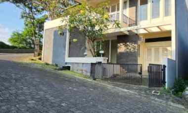 dijual rumah graha candi golf