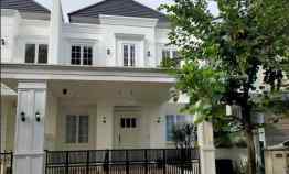 American House 2 Lantai di Graha Famili Wiyung dekat Pakuwon Mall