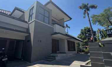 Rumah Dijual di Graha Famili