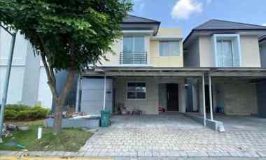 Rumah Graha Natura Row Jalan 4 Mobil 2 Lantai Surbaya Barat