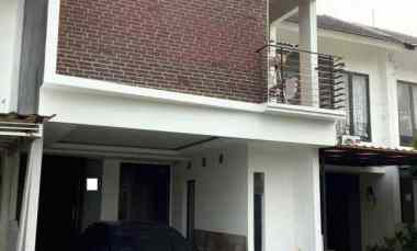 Rumah Cantik Semi Furnished di Graha Raya Cluster Viola Residence
