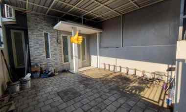 Rumah Graha Sukolilo Regency, dekat Pakuwon City, Row 2 Mobil