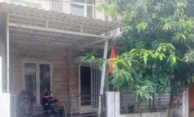 Dijual Rumah 2 Lantai hanya 800 juta di Green Lake Wonorejo