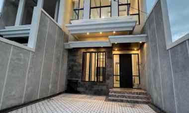 Rumah Dijual di Greenlake Wonorejo