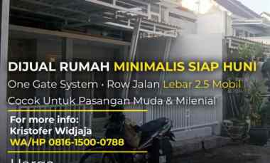 Dijual Rumah Greenlake Wonorejo Surabaya Timur Row Jalan Lebar