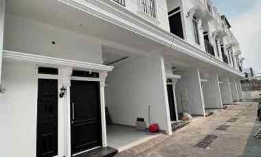 Rumah 3 Lantai Baru di Condet Jaktim dalam Cluster Siap Huni
