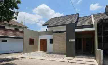 dijual rumah grogol