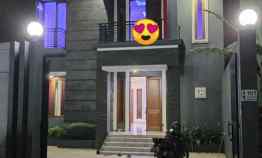 Rumah Mewah 2 Lantai Siap Huni Dgn Swimming Pool dekat Tol Dilimo,Depok