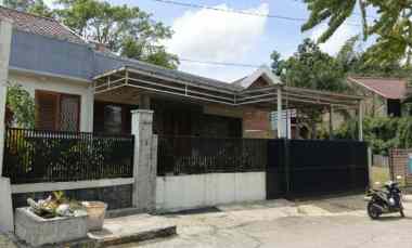 Dijual Rumah Siap Huni Akses Tol Pasteur Strategis Banget