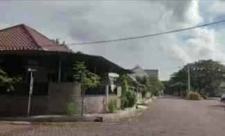 Dijual Rumah Hook 1,5 Lantai di Manyar Tirtoyoso