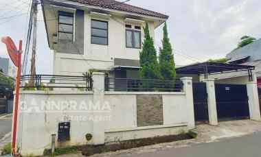 Dijual Rumah Hook di Ciganjur Jakarta Selatan