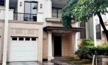 Rumah Premium dengan Private Swim Pool di Jadeite Samping De Park Bsd