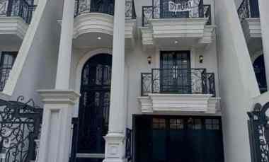 Rumah American Classic Single House di Jagakarsa Jaksel