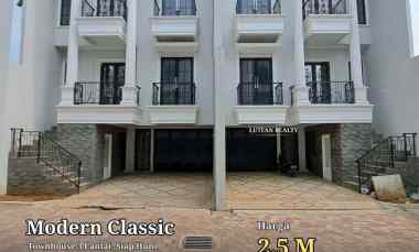 Townhouse Modern Classic Jagakarsa dekat Stasiun Lenteng Agung