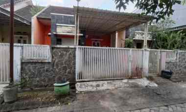 Rumah Dijual di jalan arumba